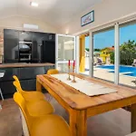 2 Bedroom Stunning In شقة