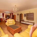 2 Bedroom Stunning In * لابين