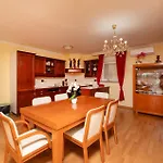 شقة 2 Bedroom Stunning In