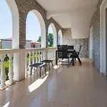 شقة 2 Bedroom Stunning In