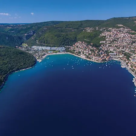 Beautiful In Labin With Wifi Apartment *