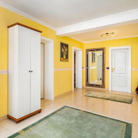 Beautiful In Labin With Wifi Apartment *