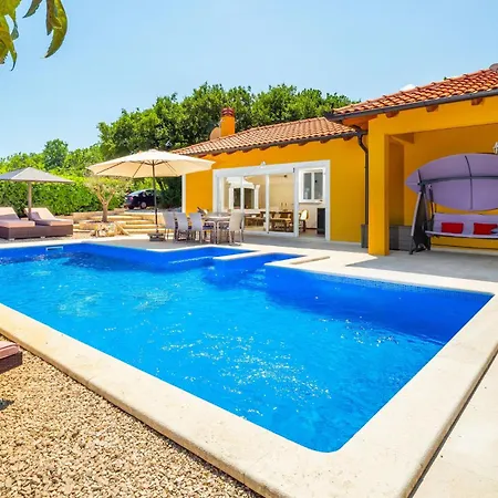2 Bedroom Stunning In Labin (Istria)