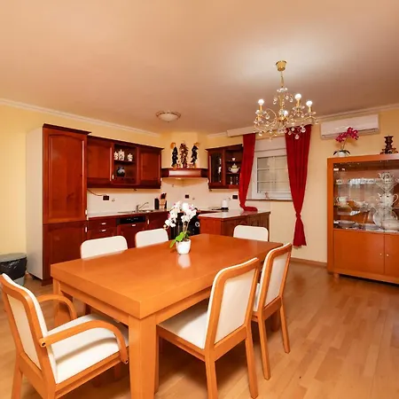 Appartement 2 Bedroom Stunning In