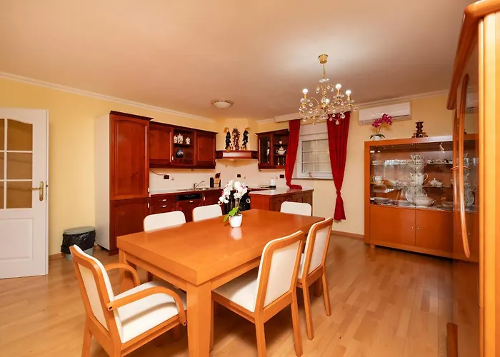 Appartement Beautiful In With Wifi