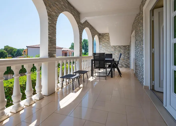 Appartement Beautiful In With Wifi